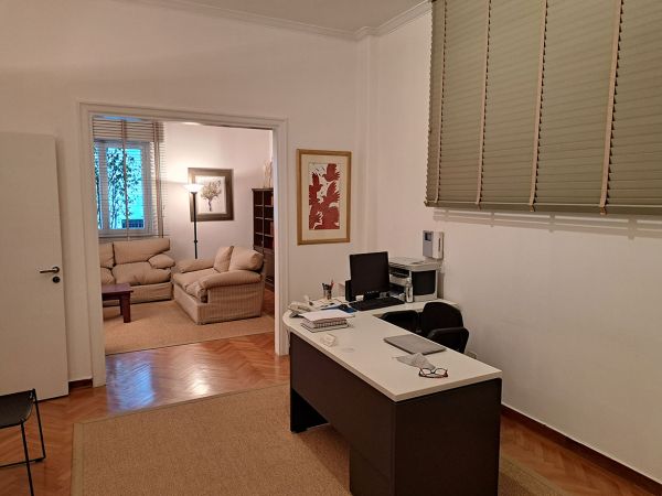 Χώρος Αναμονής ιατρού ουρολ΄΄ογου Δελλή