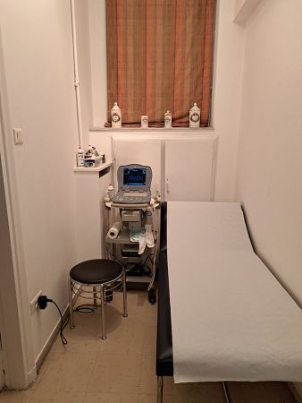 Εξεταστήριο ιατρείου - Ουρολόγος Δελλής