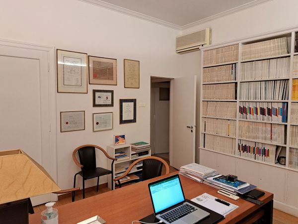 Γραφείο Ουρολόγου Αθ. Δελλή